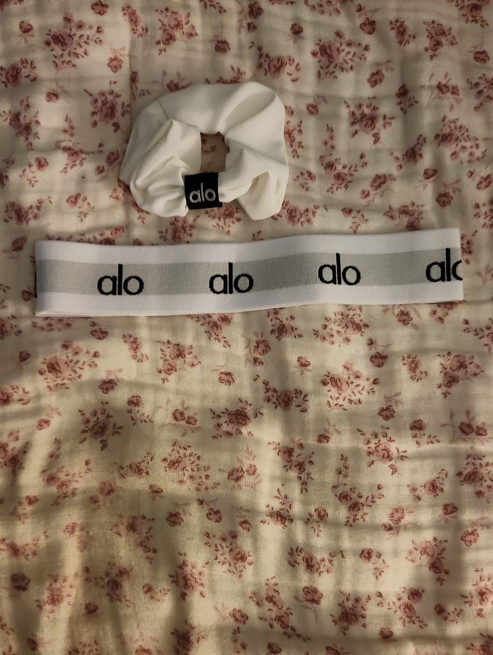 ALO Yoga White Scrunchie & White Logo Headband